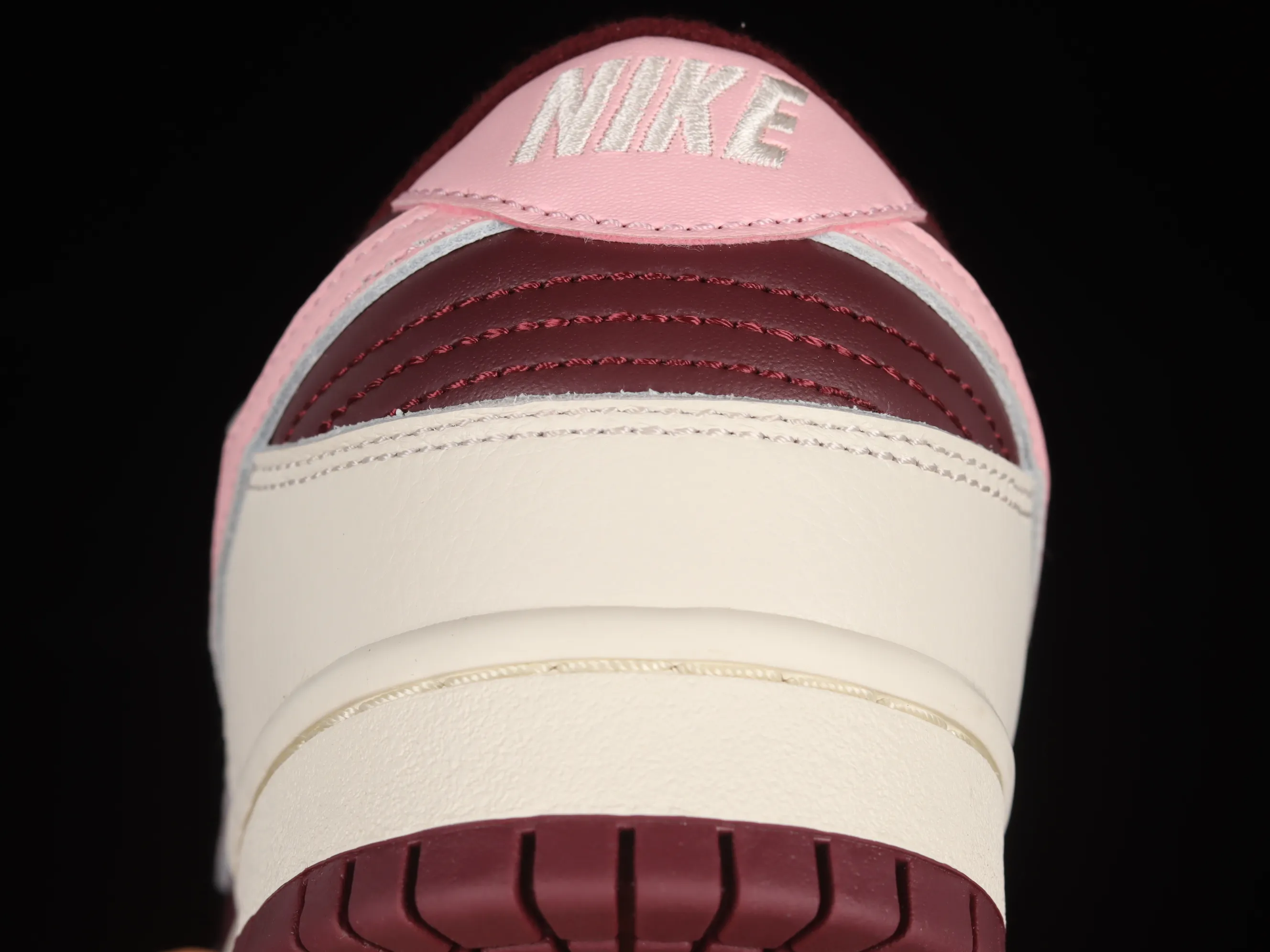 All Categories Nk SB Dunk Series Nk SB Dunk Low Low-top sneakers C version Nk Dunk Low Burgundy Valentine's Day SB low-top sports and leisure sneakers DR9705-100
